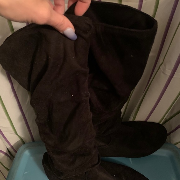 Knee high boots - Picture 2 of 3